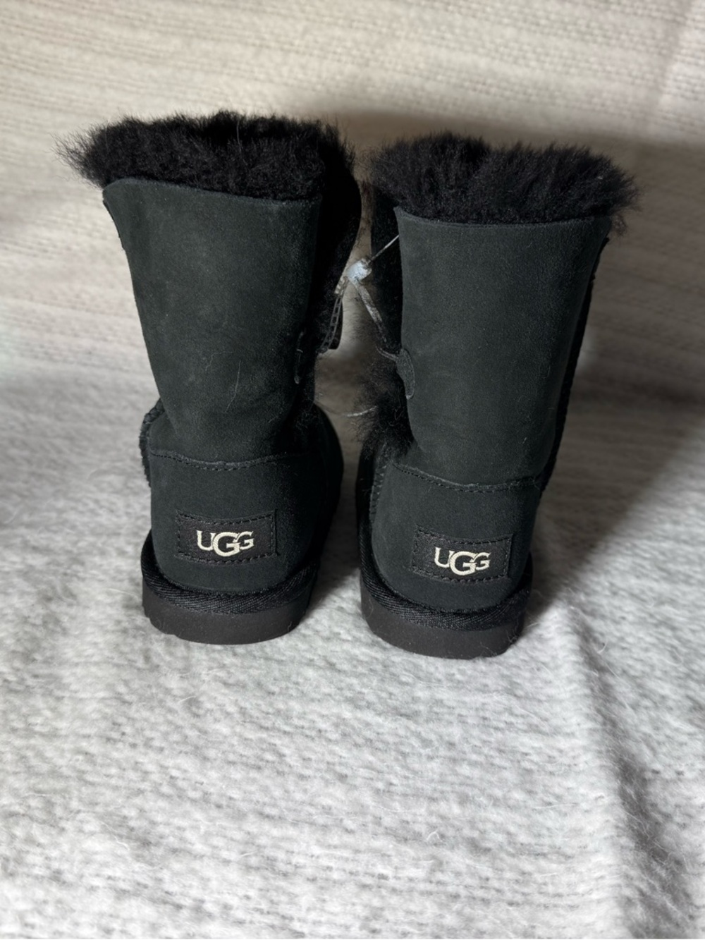 Kids UGG Classic Mini II 🖤
